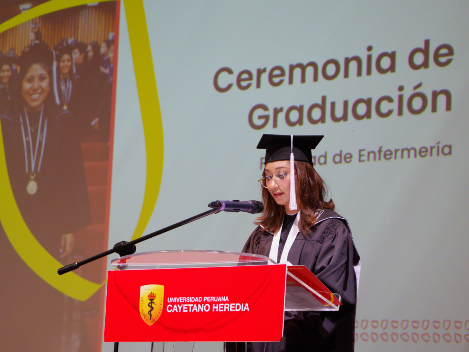 La Facultad de Enfermería de la Universidad Peruana Cayetano Heredia celebró la graduación de la promoción 2025 – II “Aurora Marlene Giraldo Giraldo”